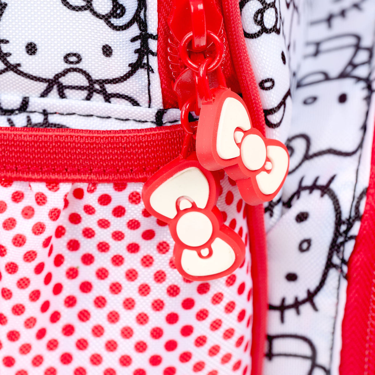 hello-kitty-classic-backpack-cooler-i2 00027925-Z.jpg