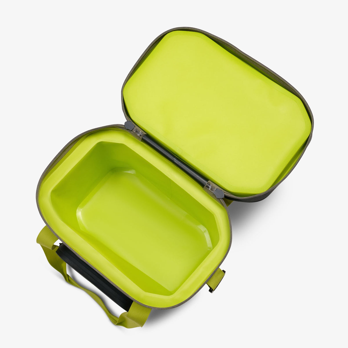 trailmate-18-can-cooler-bag-d9 00066772-O2.jpg